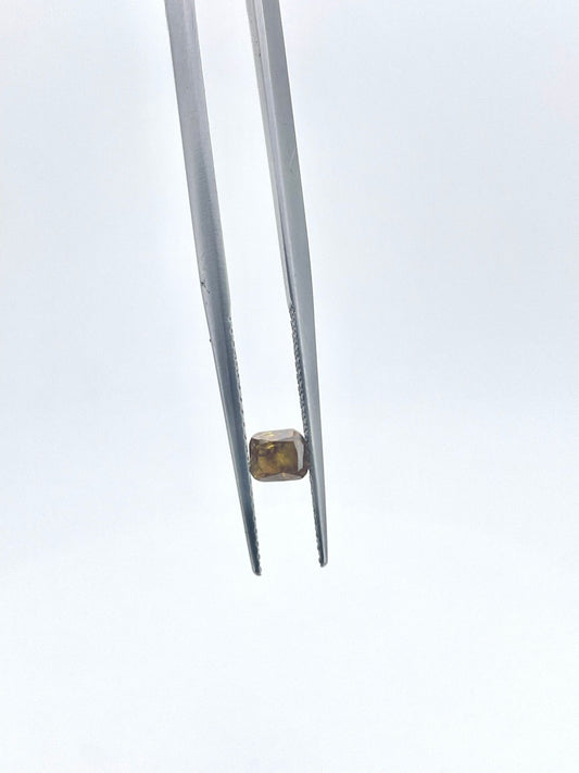 Diamant coussin jaune 0.39 ct