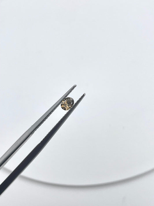 Diamant ovale brun 0.15 ct