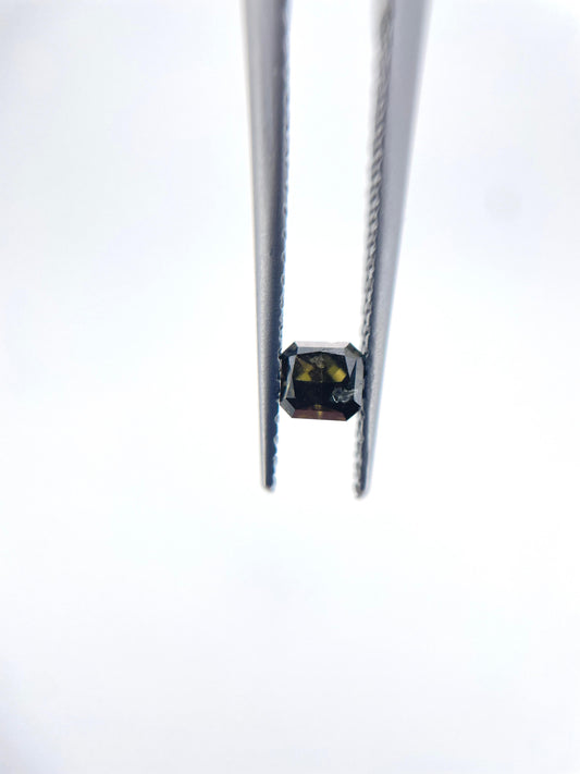 Diamant octogone vert 0.21 ct