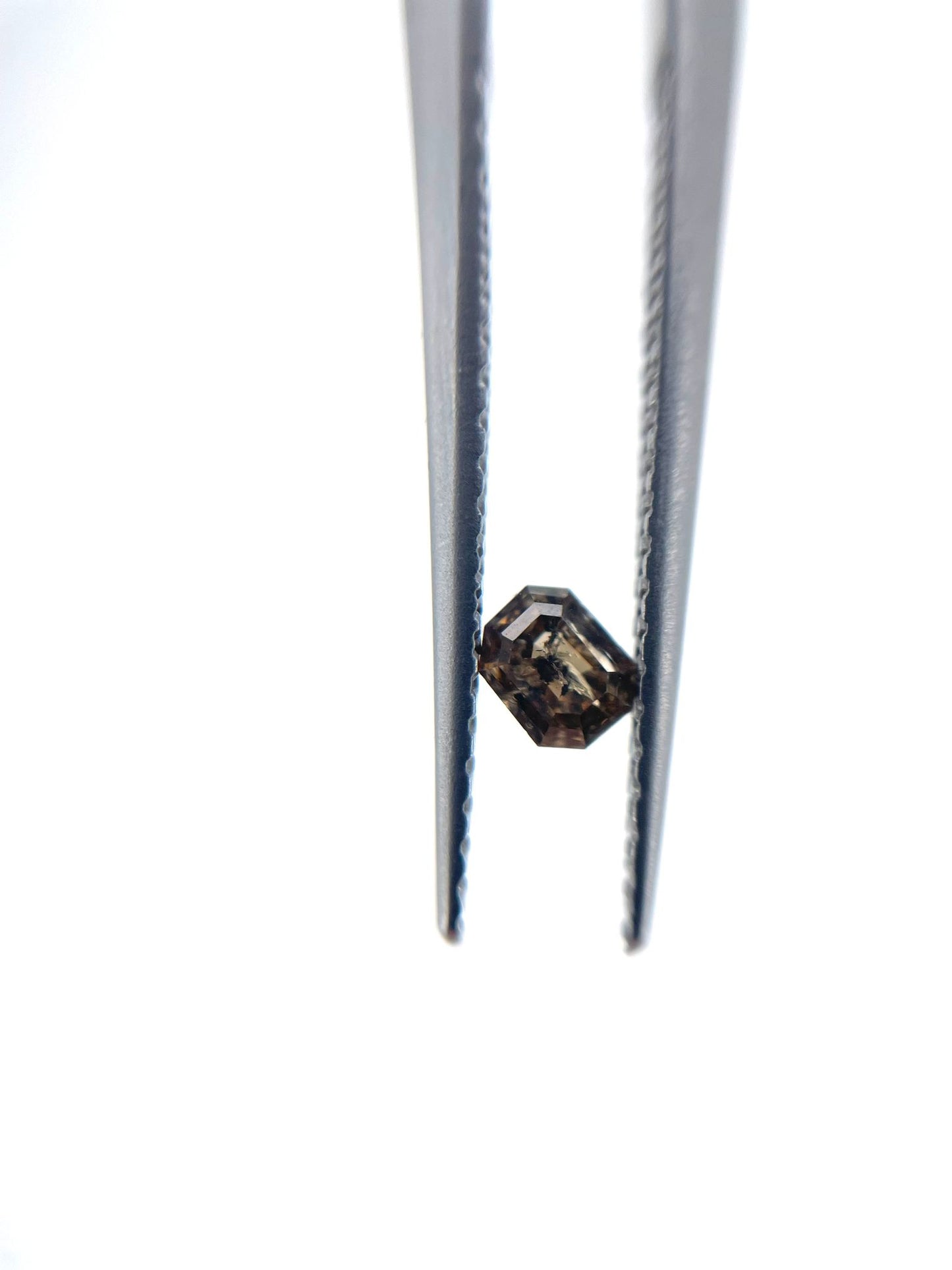 Diamant octogone brun 0.18 ct