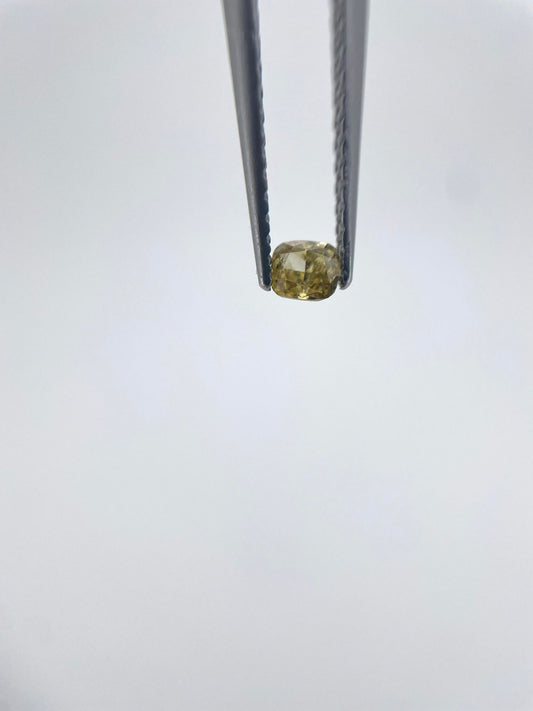 Diamant coussin jaune 0.1 ct