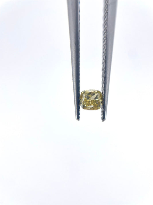 Diamant coussin jaune 0.15 ct