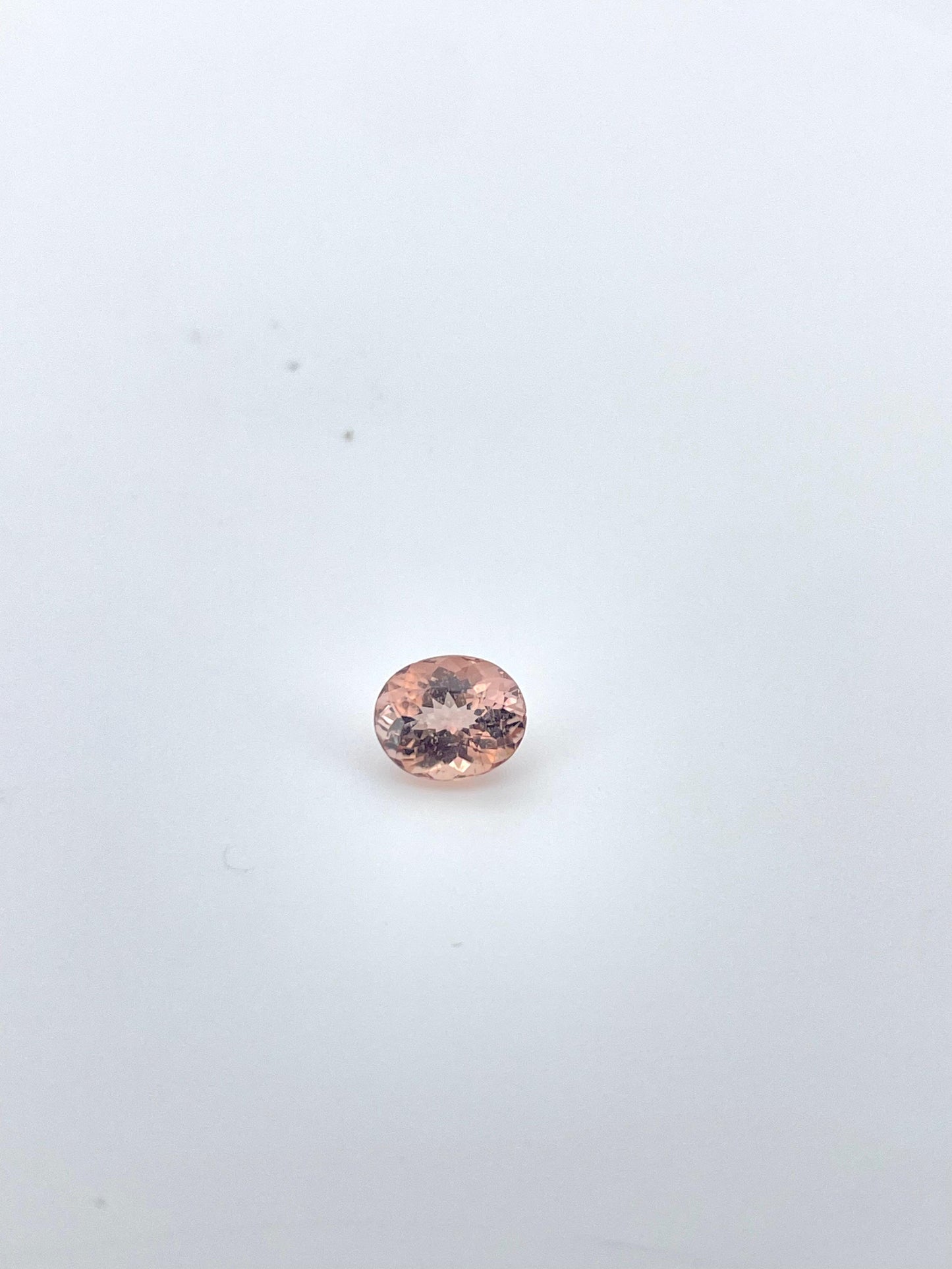 Tourmaline ovale pêche 0.82 ct
