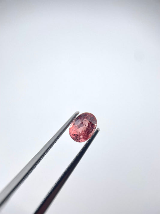 Tourmaline ovale pêche 0.66 ct