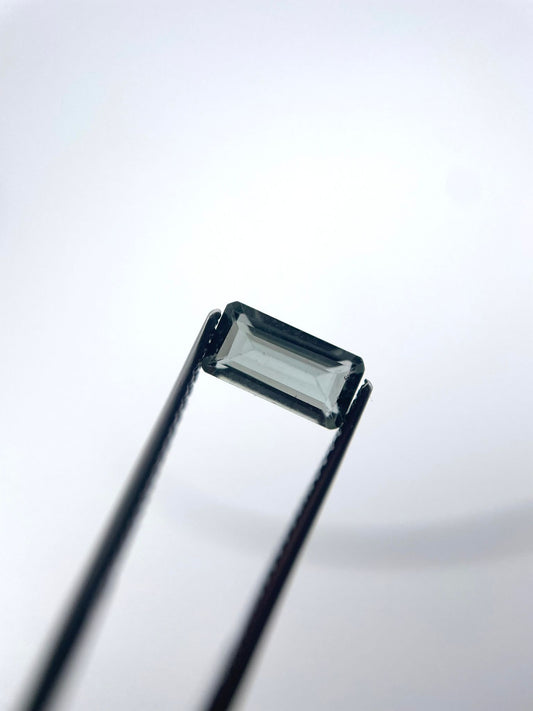 Tourmaline baguette grise 0.89 ct