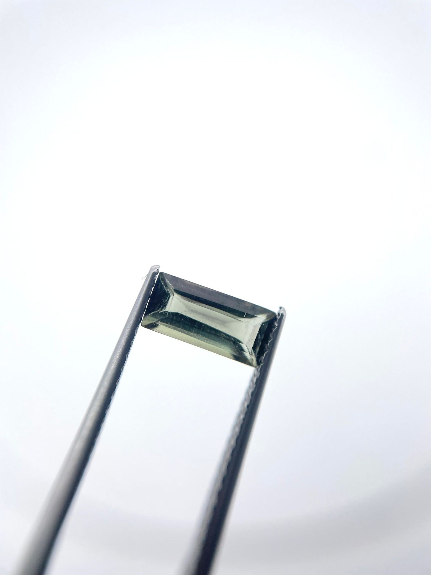 Tourmaline baguette verte 0.85 ct