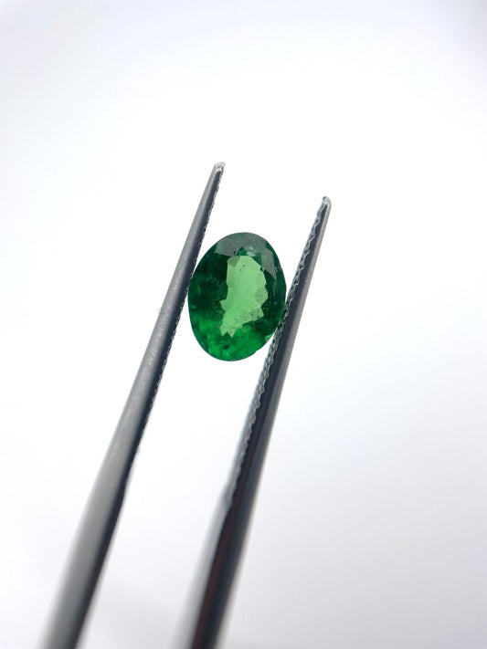 Grenat Tsavorite ovale 0.94 ct