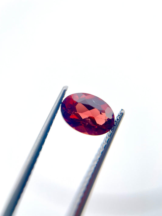 Grenat almandin ovale 0.88ct