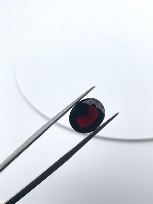 Grenat almandin oval 3.66 ct
