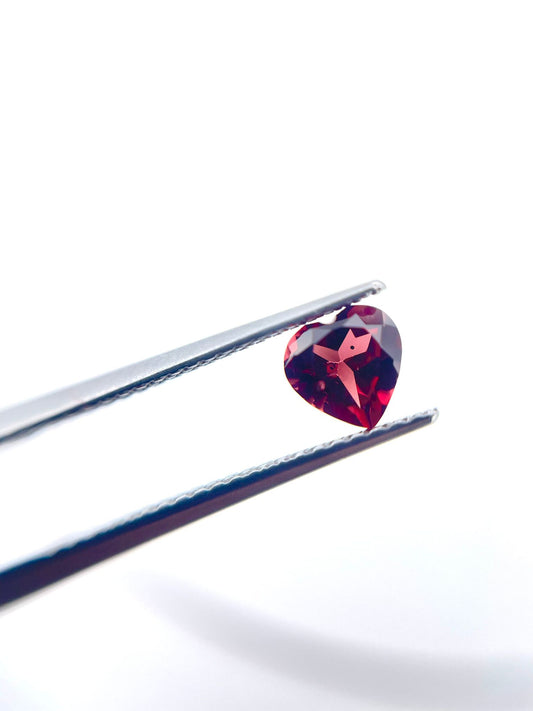 Grenat Pyrope coeur 0.55 ct