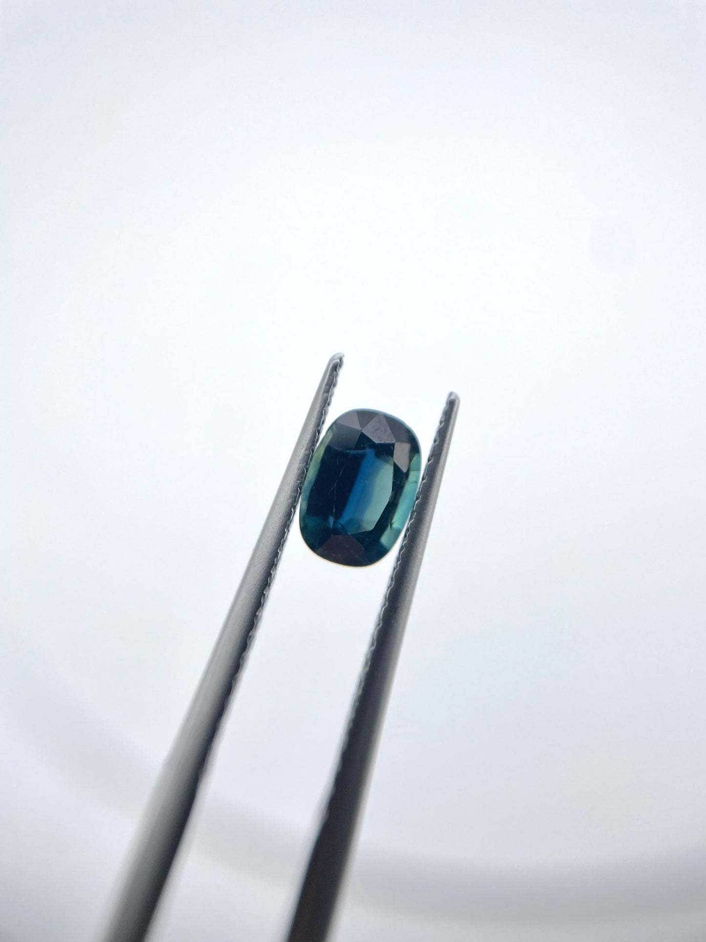 Saphir ovale modifié bi-color 1.05 ct