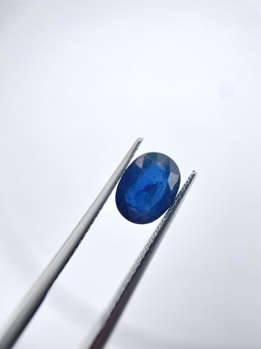 Saphir ovale bleu 1.85 ct