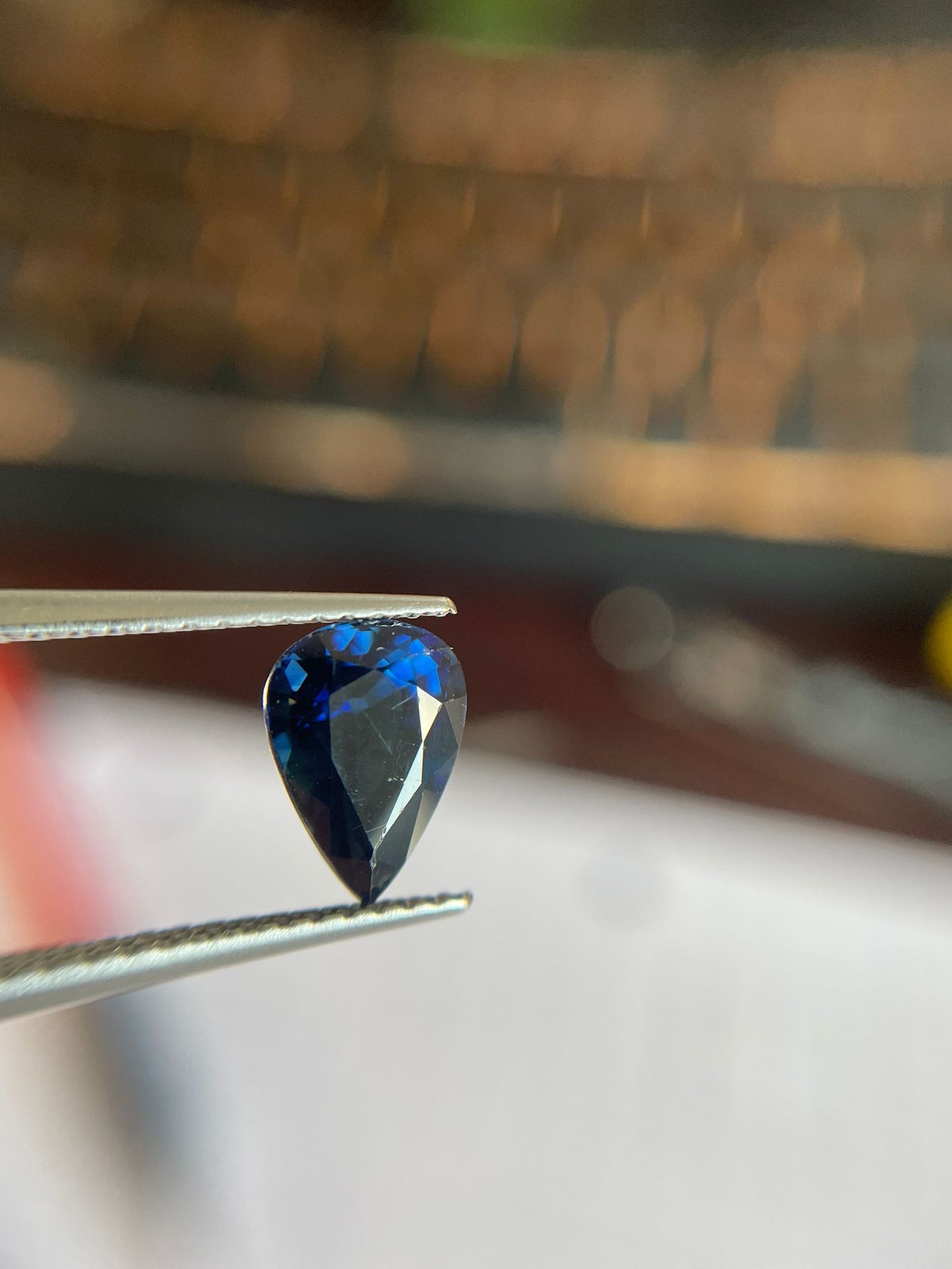 Saphir poire bleu 1.50 ct