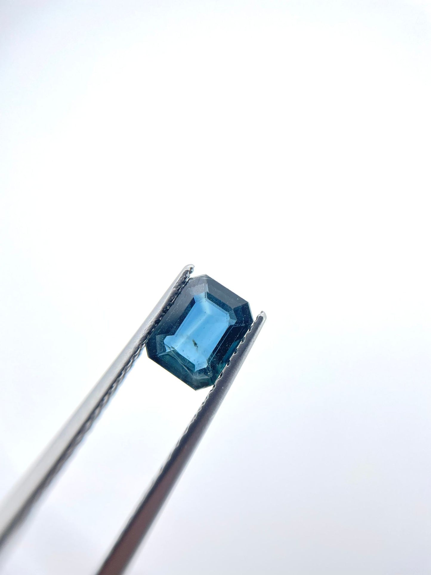 Saphir octogone bleu 0.93 ct
