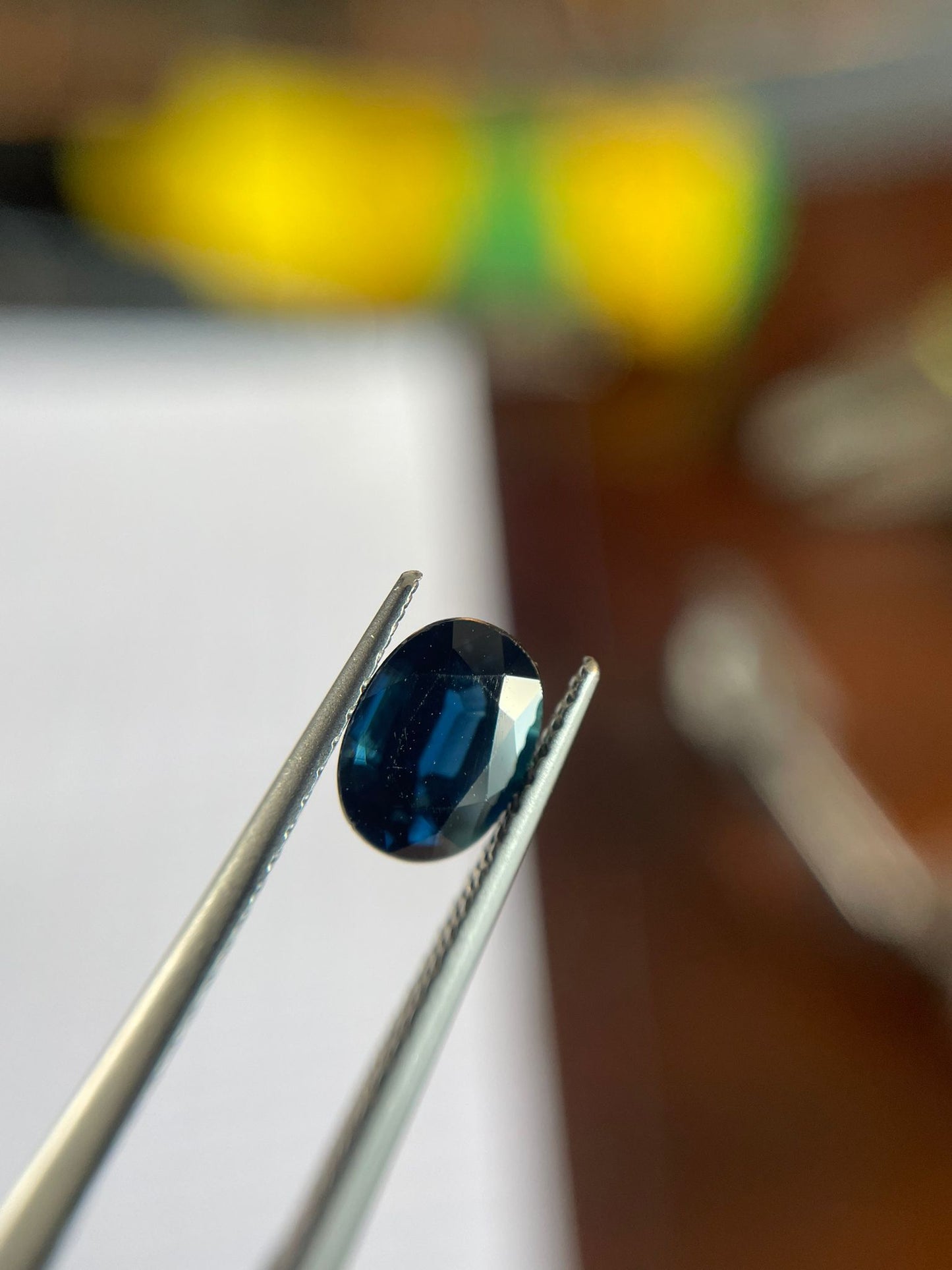 Saphir ovale bleu 1.23 ct