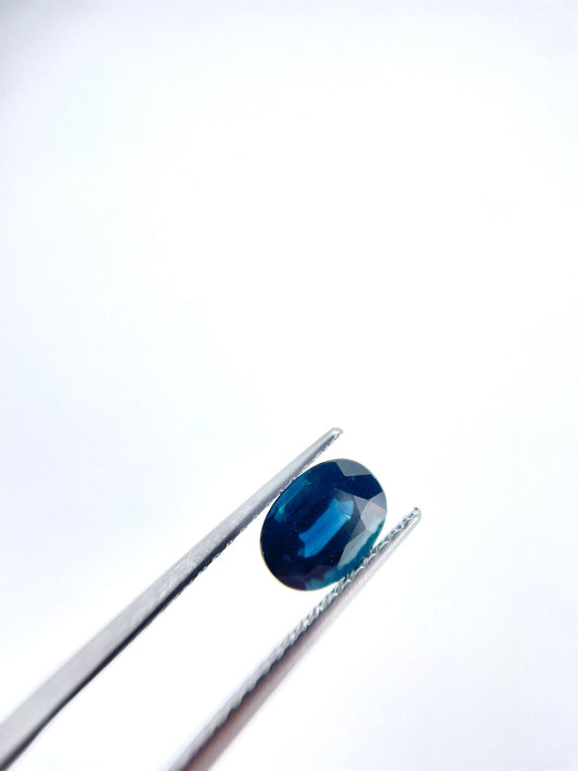 Saphir ovale bleu 1.23 ct