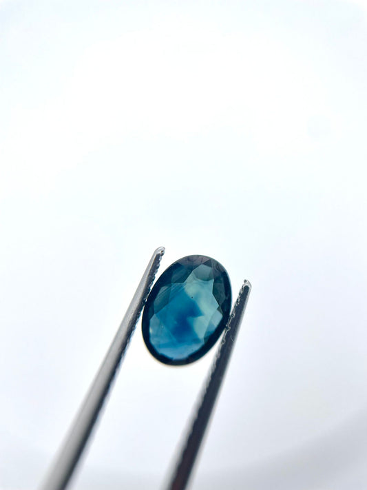 saphir oval bleu 1.02 ct