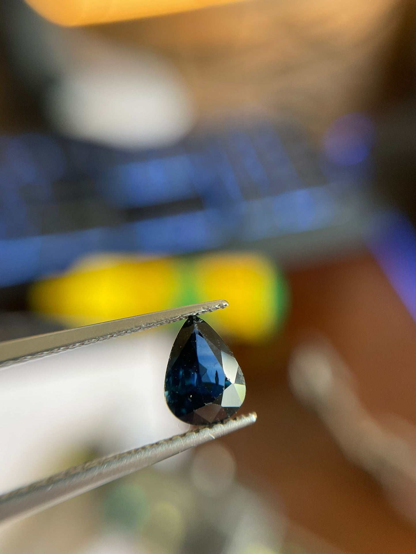 Saphir poire bleu 0.67 ct