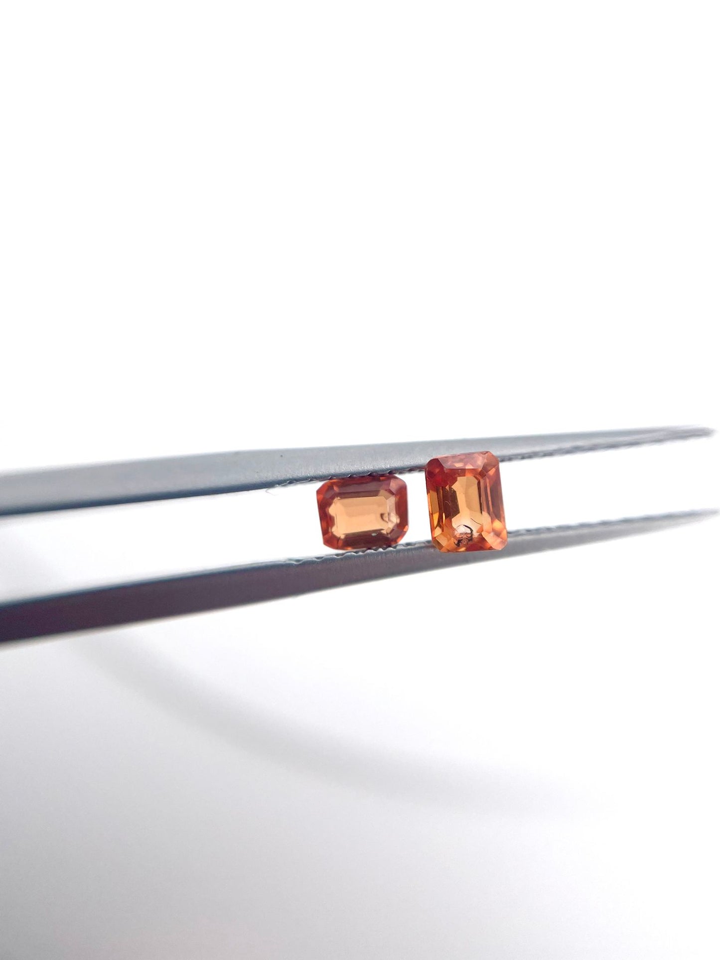 Saphir pair taille émeraude 0.57 ct
