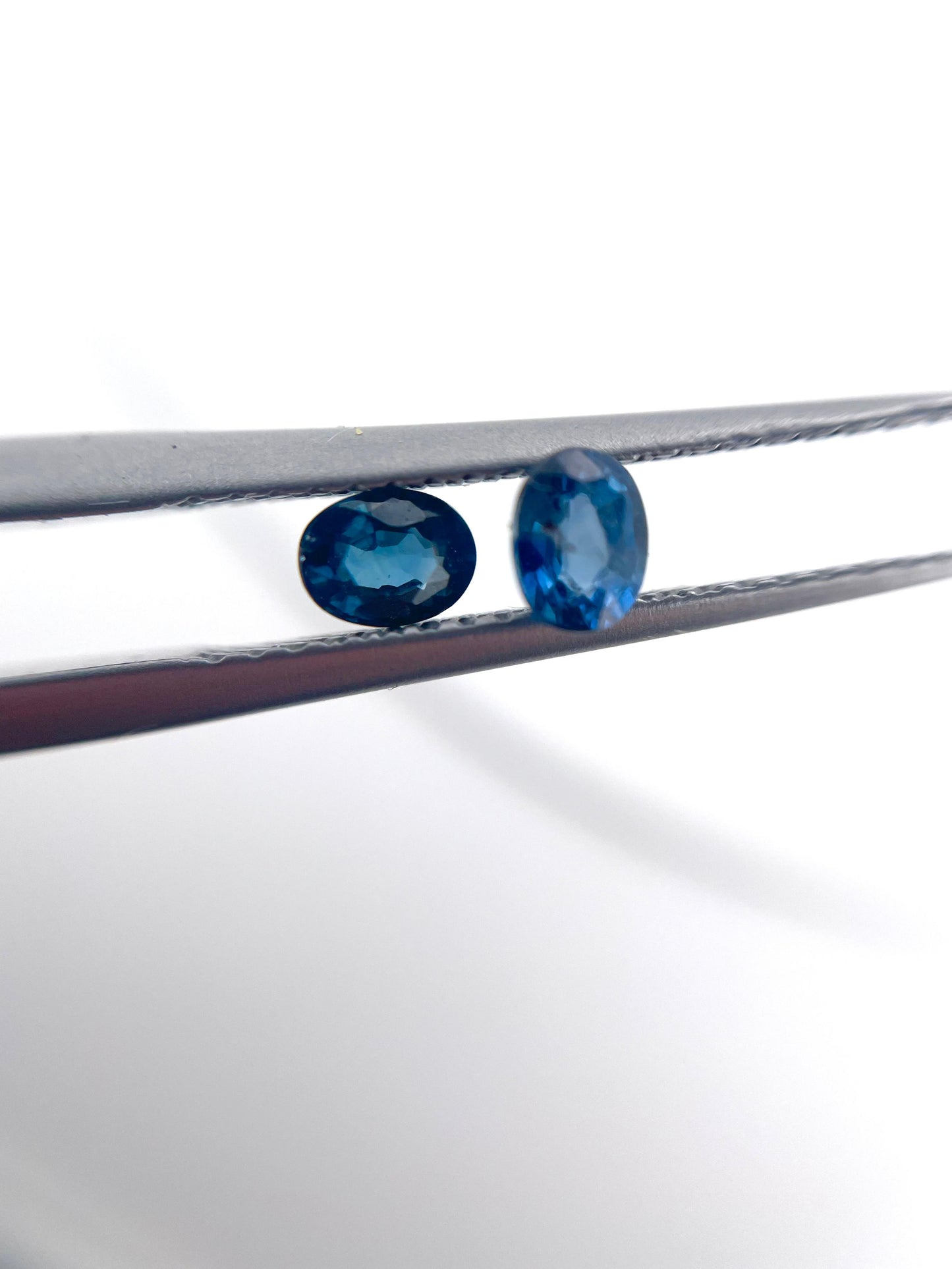 Saphir pair ovale 0.5 ct