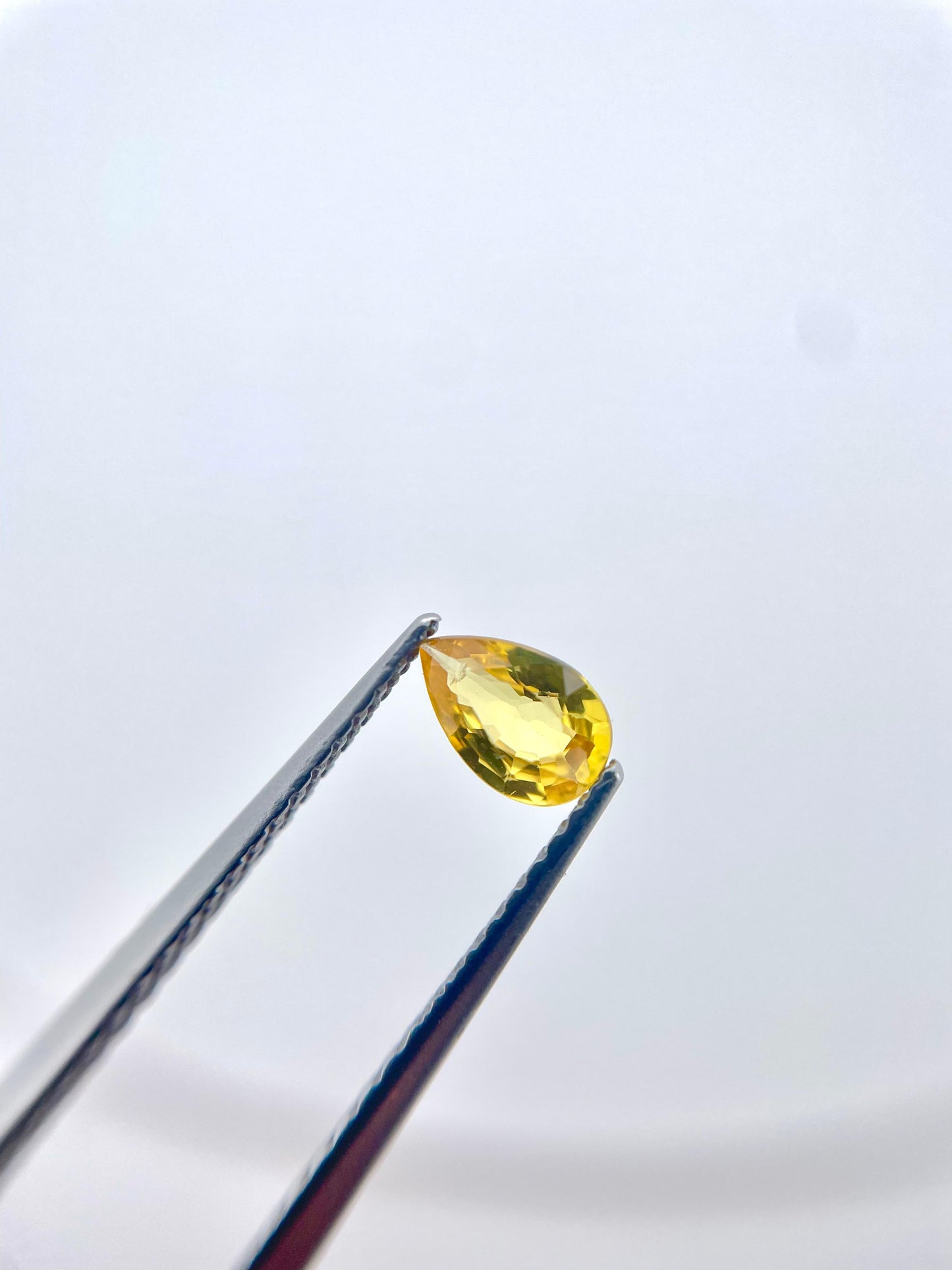 Saphir poire multi 0.35 ct