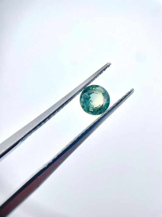 Saphir rond vert 0.65 ct