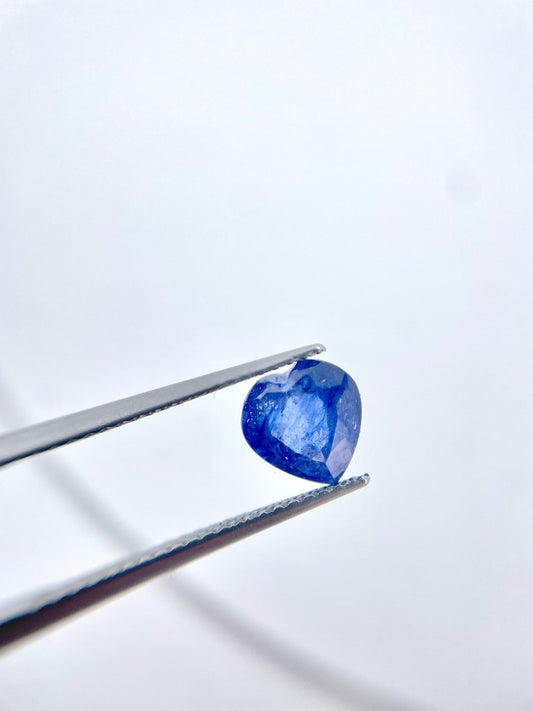 Saphir coeur bleu 1.4 ct
