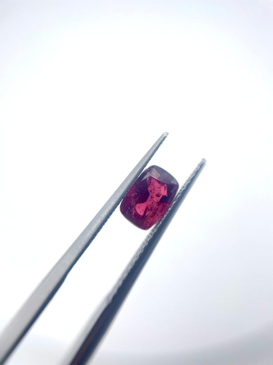 Spinel coussin 1.04 ct