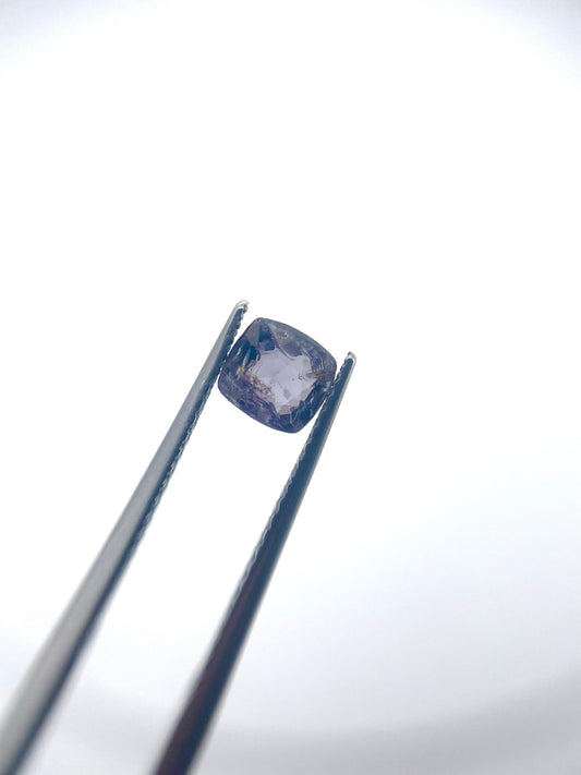 Spinel gris 0.68 ct