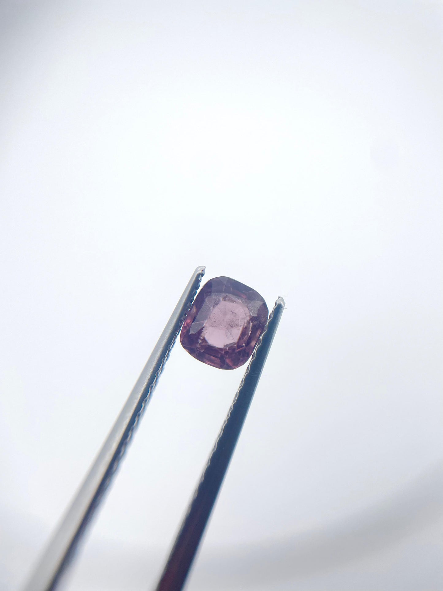 Spinel coussin 0.73 ct