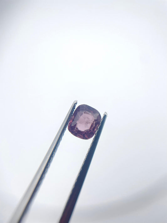 Spinel coussin 0.73 ct