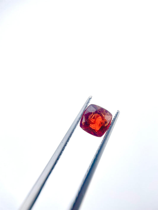 Spinel coussin 0.86 ct