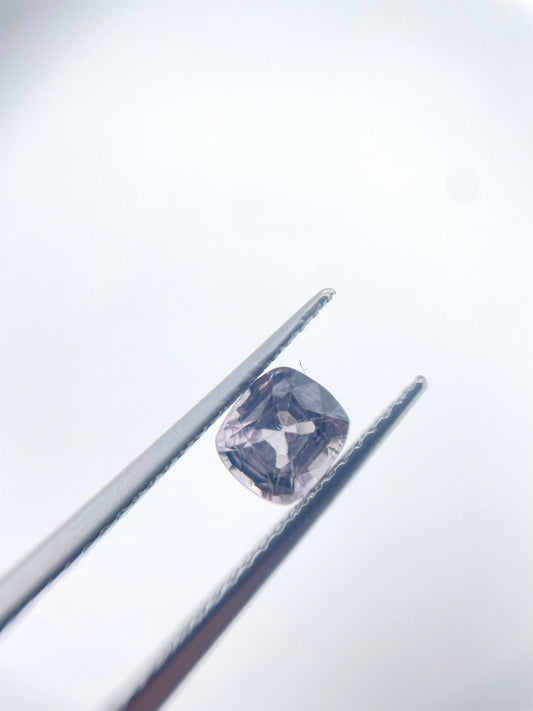 Spinel coussin 0.69 ct