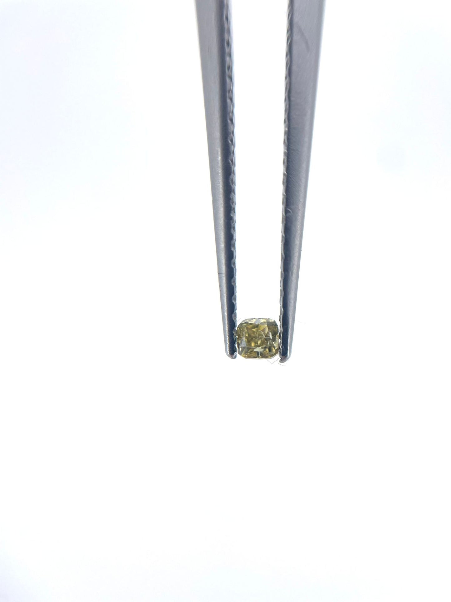 Diamant coussin jaune 0.06 ct