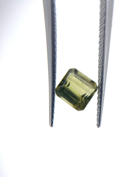Tourmaline carré verte 0.78 ct