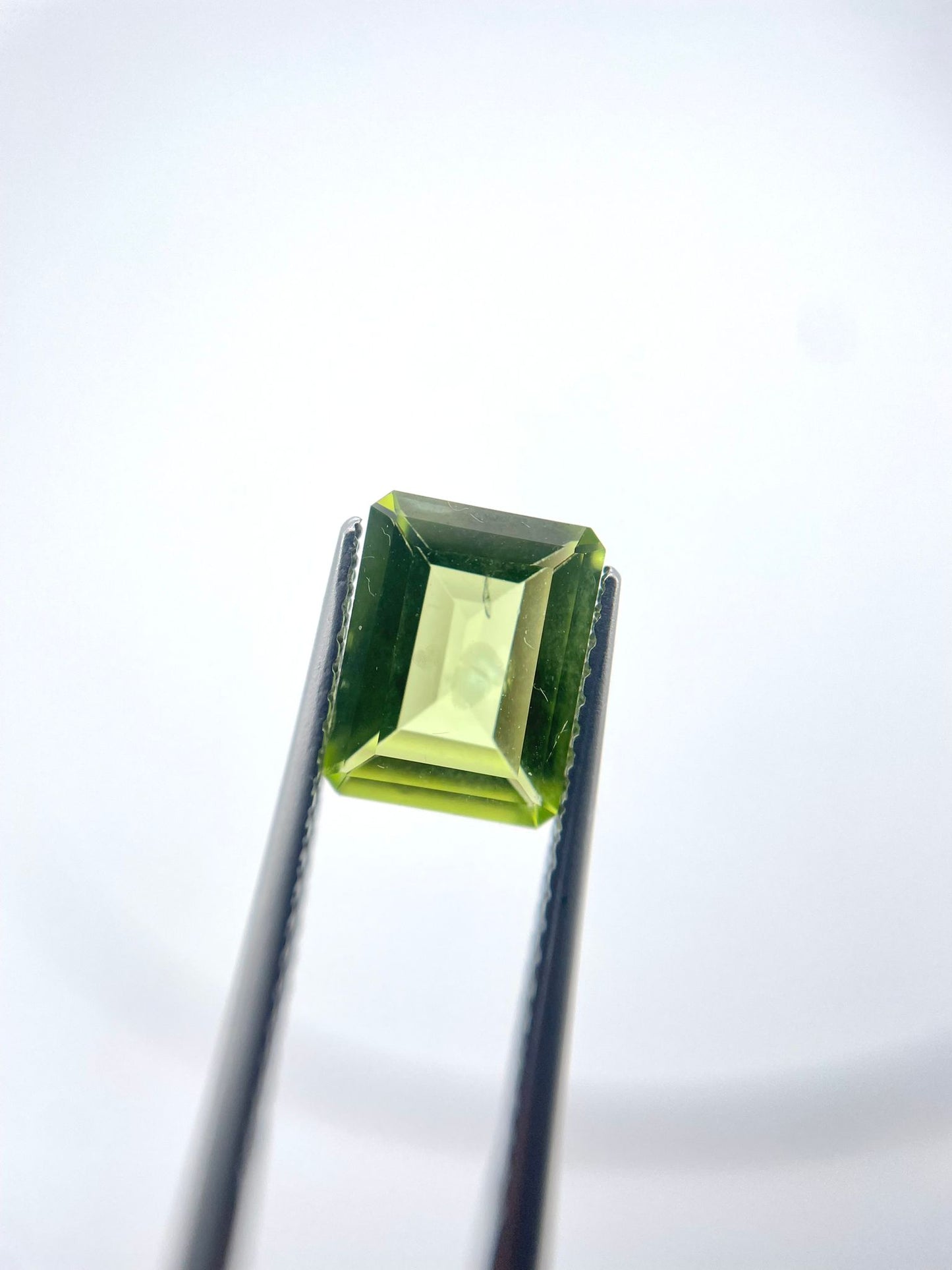 Peridot octogone 2.09 ct