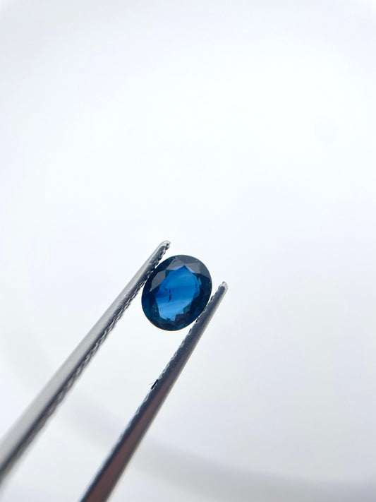 Saphir ovale bleu 0.48 ct