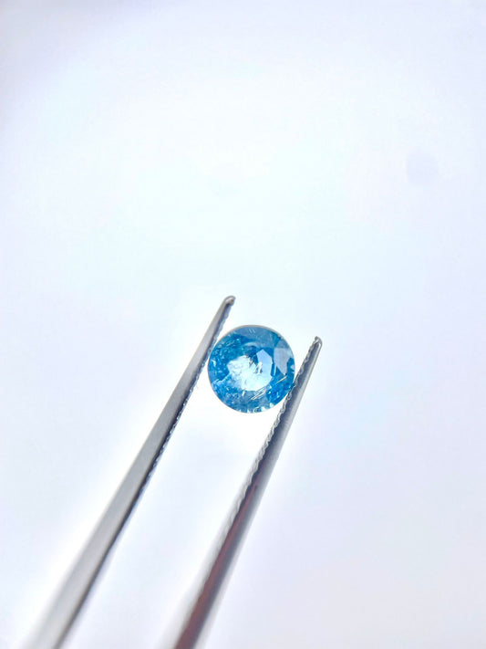 Saphir rond bleu 0.88 ct